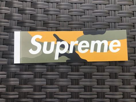 supreme brooklyn logo